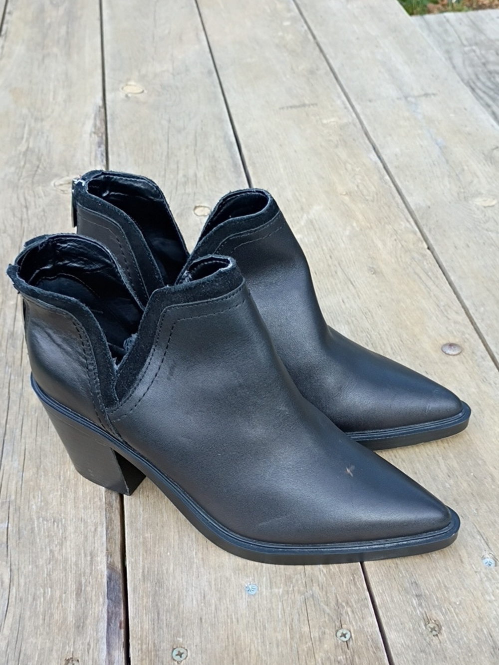 Vince Camuto Riggie Leather Heeled Bootie Size 8 M - Picture 3 of 12